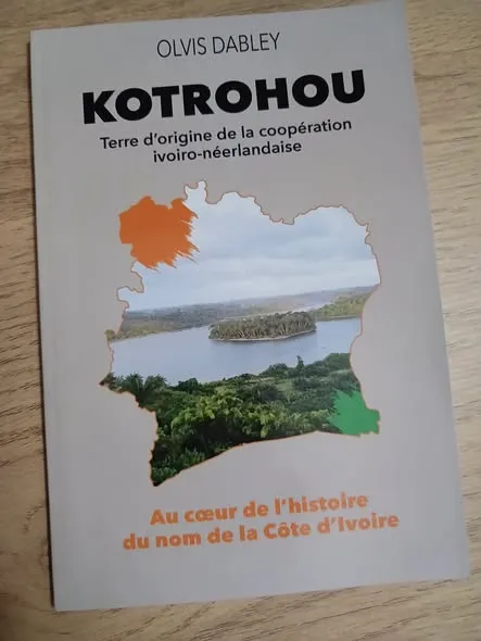 Couverture du livre « Kotrohou » d'Olvis Dabley, avec une carte de la Côte d'Ivoire.